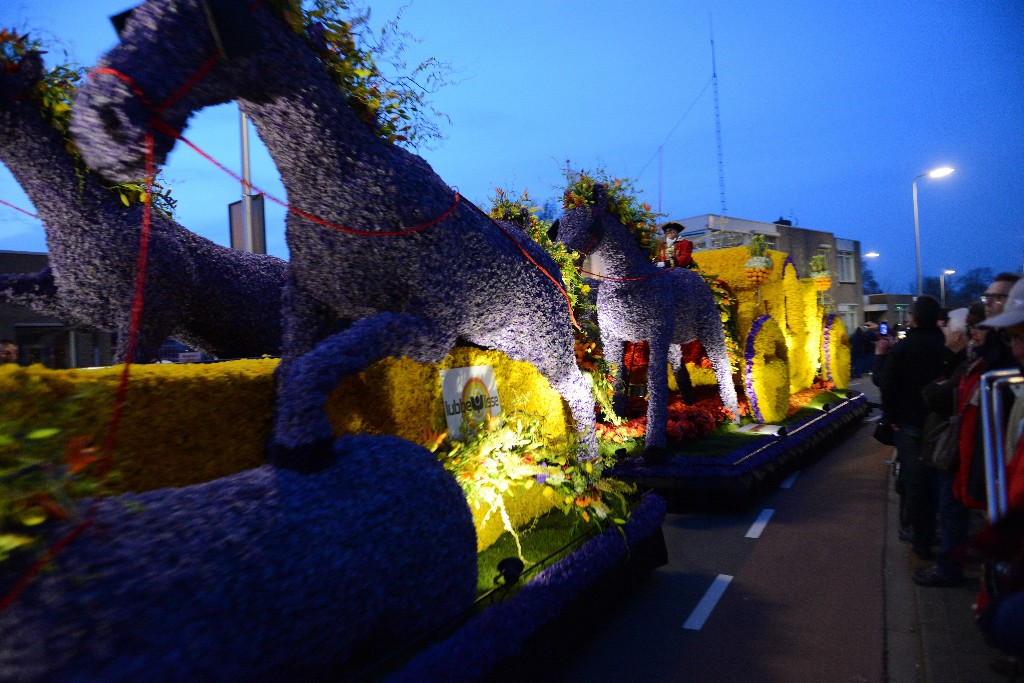 ../Images/Bloemencorso 2015 114.jpg